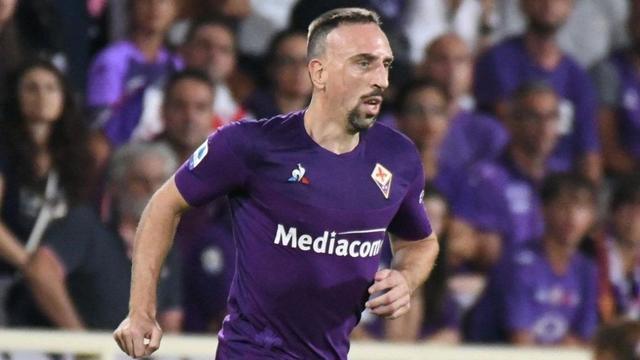 佛罗伦萨球员受伤，状态存疑