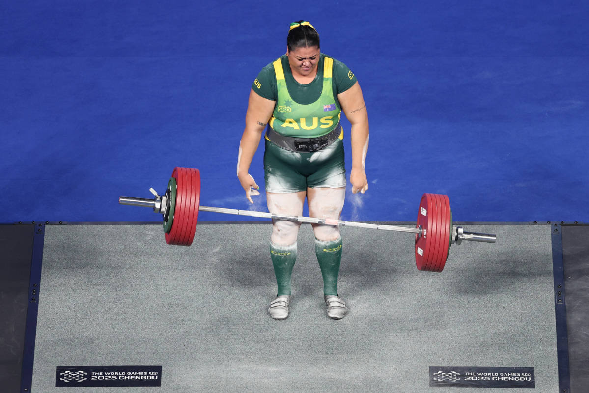 加拿大女子选手创造新纪录夺冠