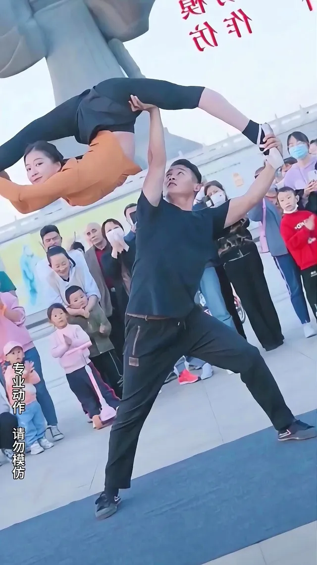 精妙过人的瞬间，场面尽显技艺精湛的简单介绍