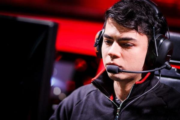 雷火电竞简介-冷静与激情交织！英雄联盟完美收官