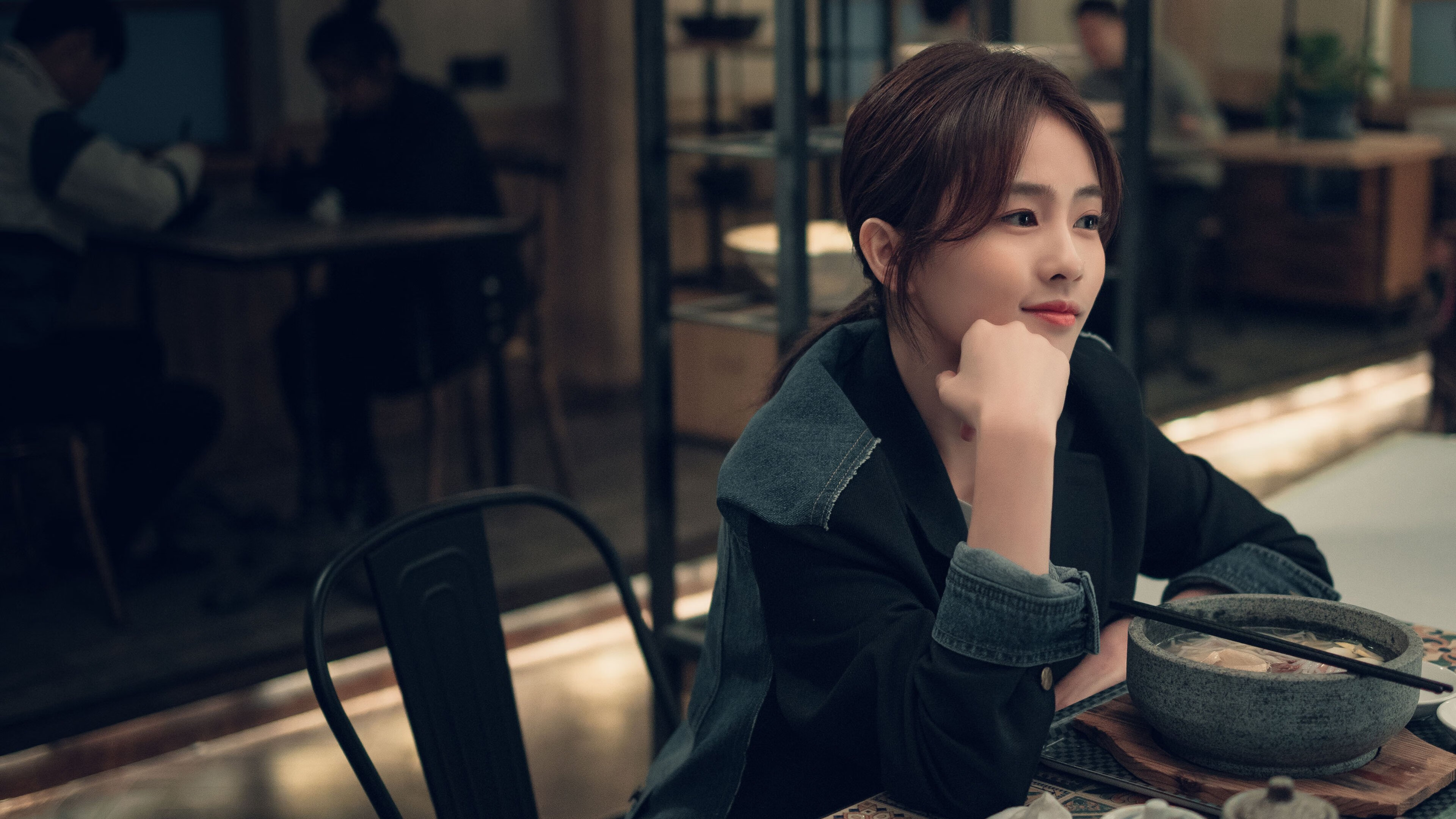 雷火电竞入驻-跨界巨兽降临凤凰城，锡安44+12率掘金加时逆转太阳