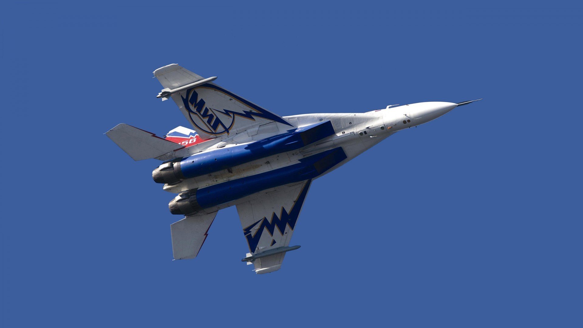 雷火电竞主播-绿茵魔术师，当国家德比遇见逆转魔法的夜晚