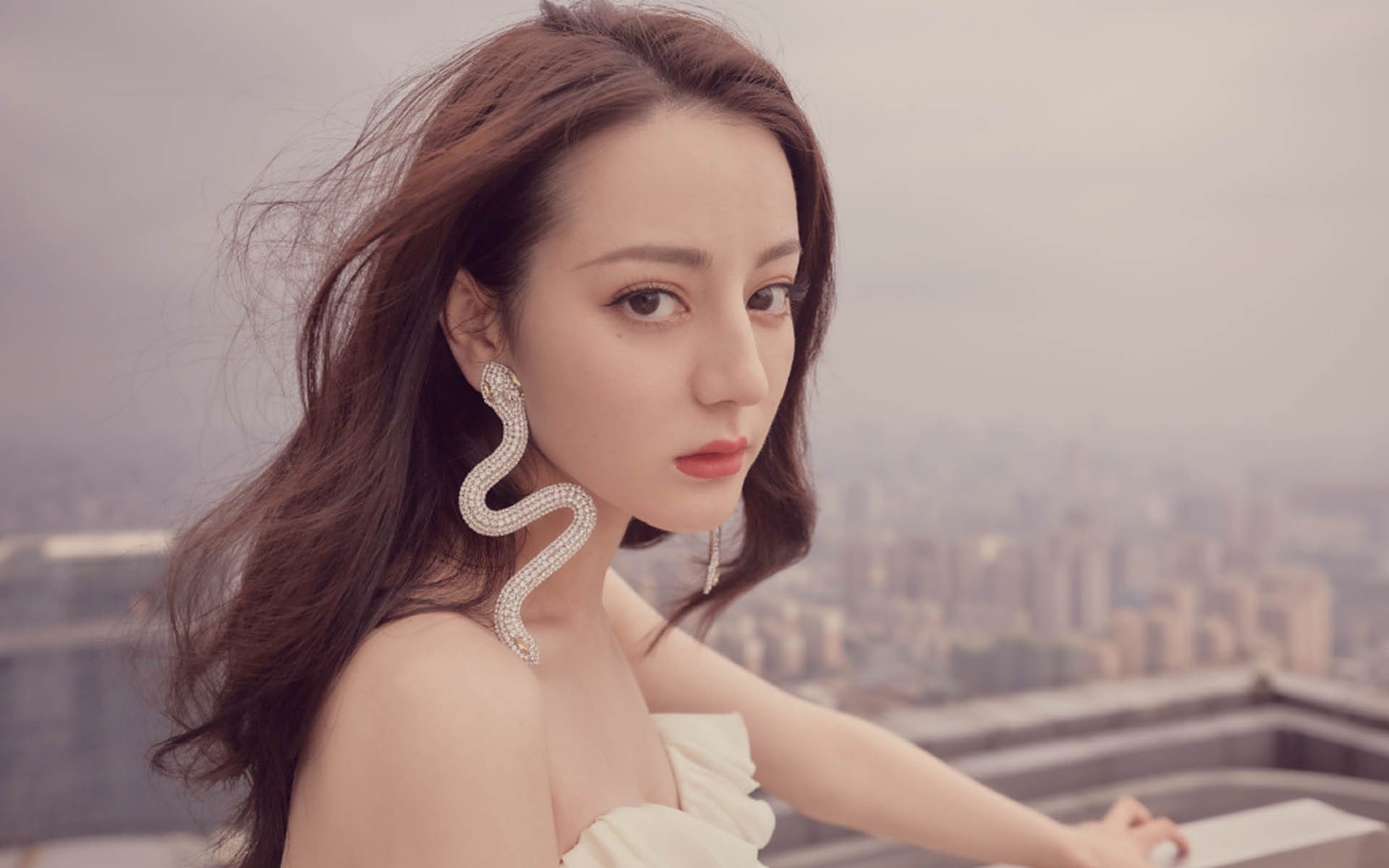 蓝衣军团狂飙突进！加克波一剑封喉，那不勒斯4-1横扫瑞士挺进八强